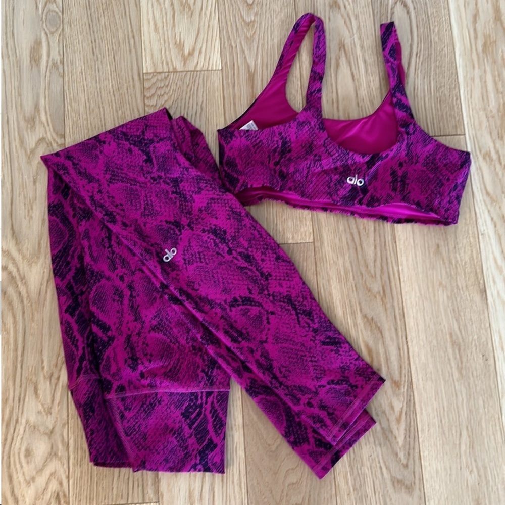 Beautiful Alo set.